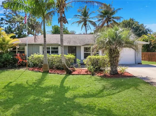 5290 Cypress LN, NAPLES, FL 34113