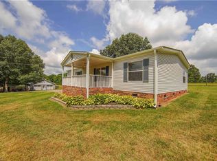 529 Wellhouse Dr, Walnut Cove, NC 27052