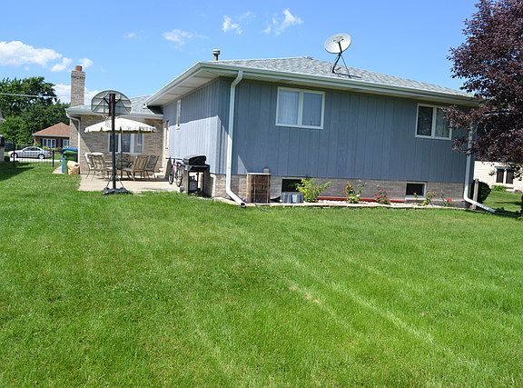4th image of 6519 W 91st St