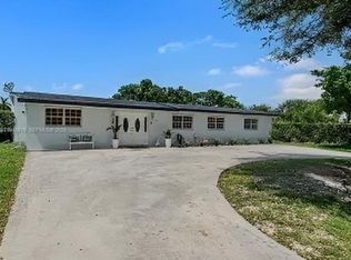 10351 SW 49th St, Miami, FL 33165