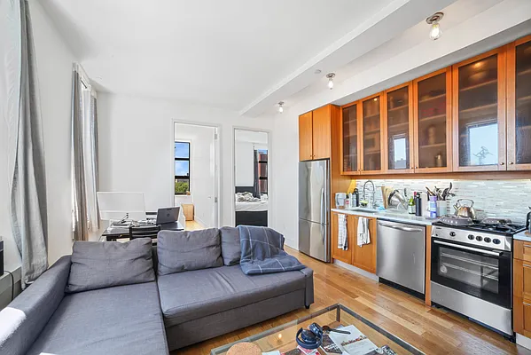 Rented by Compass | media 10