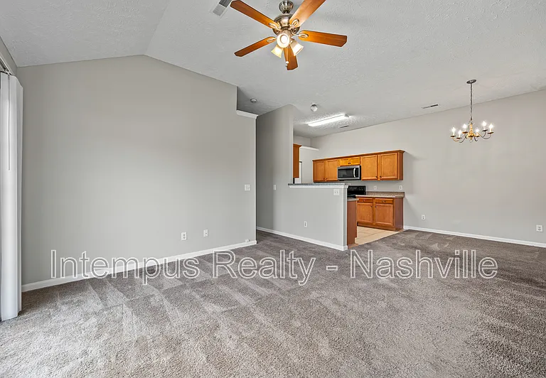 553 Rose Cottage Cir — Photo 3