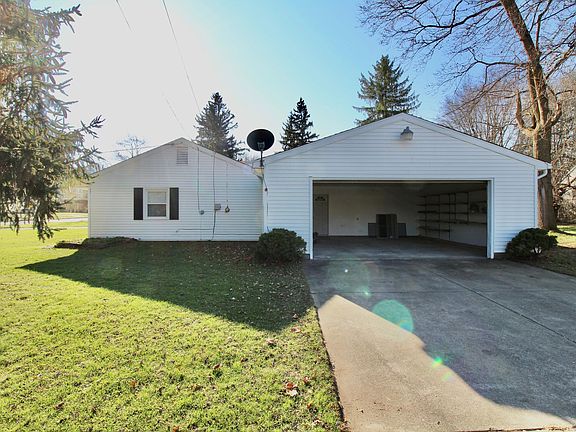 3rd image of 7504 Glenwood Ave