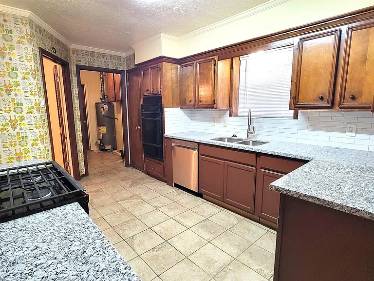 12811 Stillington Dr — Photo 12