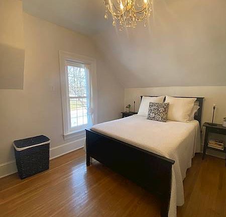 2nd image of 34 Chisholm St