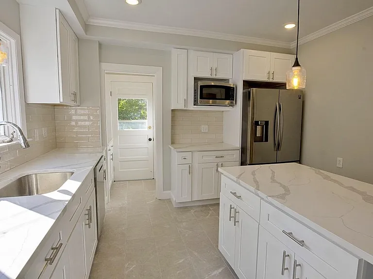 24 Stanley Ave — Photo 6