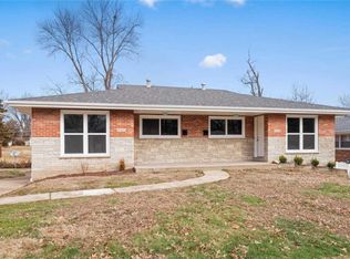 8831 McNulty Dr, Saint Louis, MO 63114