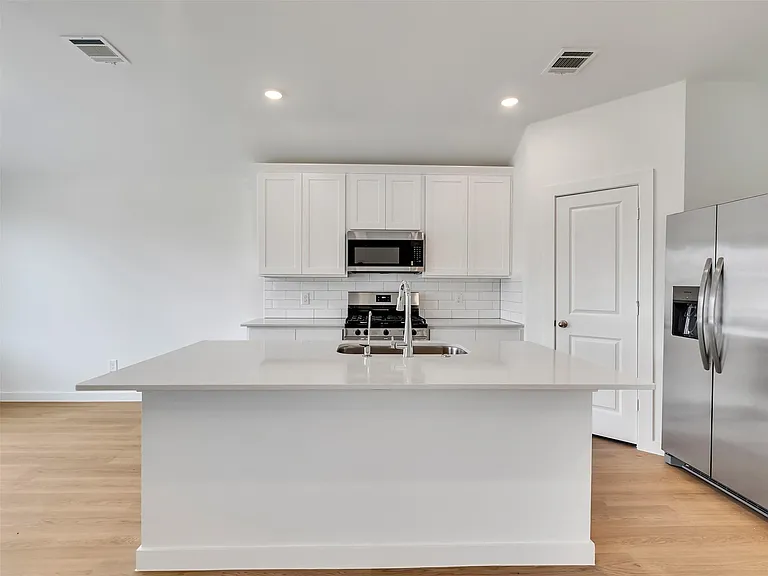 9011 Serene Haven Ln — Photo 22