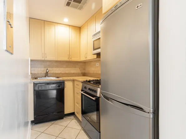 141 East 33rd Street image 3 of 4