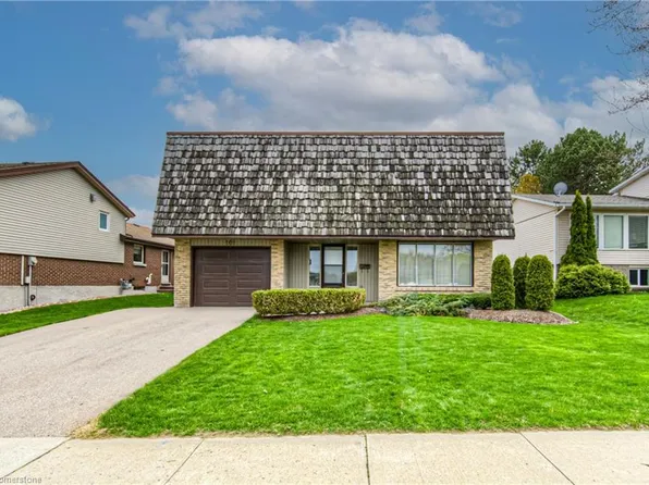 101 Blackwell Dr, Kitchener, ON N2N 1S8