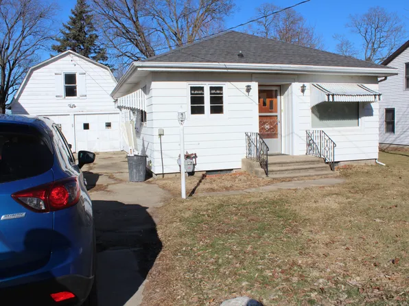 322 E 3rd St, Pecatonica, IL 61063