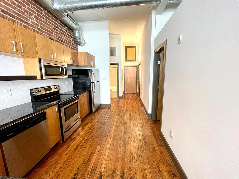 1322 W Broad St — Photo 26