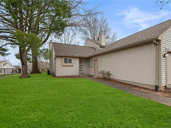 5987 N Kansas Ave, Gladstone, MO 64119