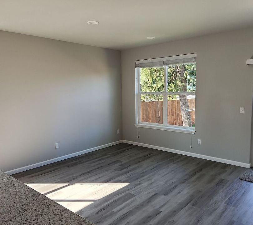 OLA-12th Duplex - 1685 & 1687 SE 12th Ave Albany OR | Zillow