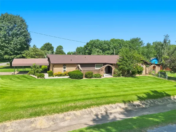 1001 W Cedar St, Stilwell, OK 74960