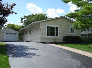 49 Austin Ave, Carpentersville, IL 60110