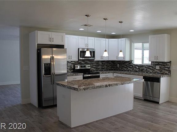 2nd image of 622 Winchester Dr