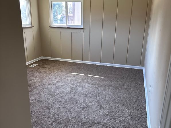 3410 N Duck Lake Rd, Highland, MI 48356