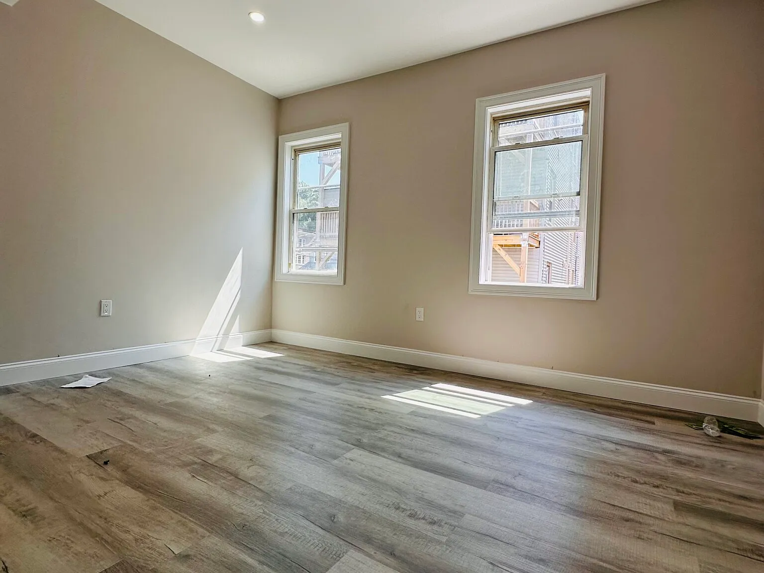 4 bed, $900 — Photo 3