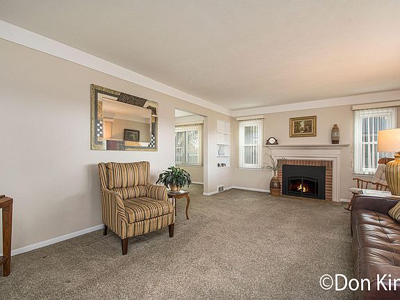 4th image of 2108 Rosewood Ave SE