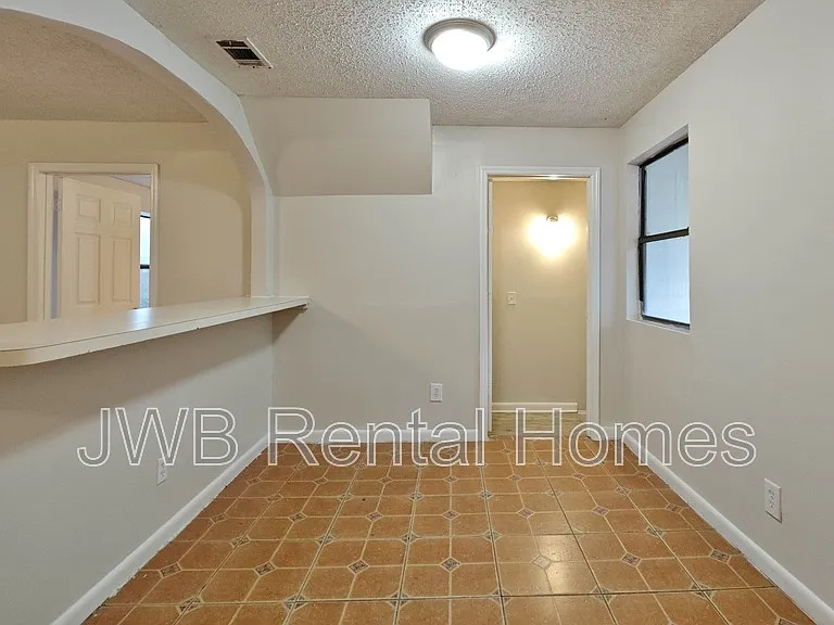 4737 Portsmouth Ave — Photo 5