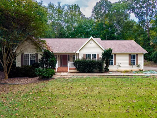 208 Redbud St, Seneca, SC 29672