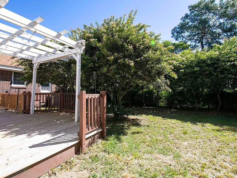 941 Evergreen Ave — Photo 42