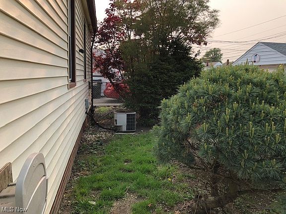 5th image of 12919 Eastwood Blvd