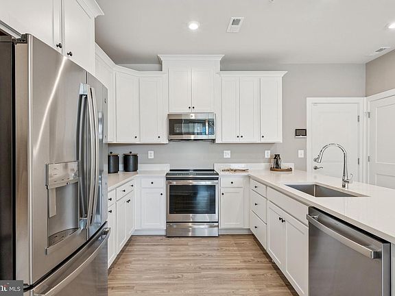 2nd image of 7809 Truffle Grove Dr