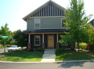 321 Davidson Way, Talent, OR 97540