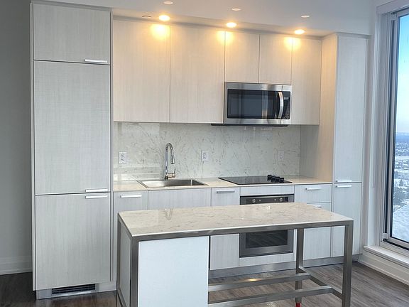 4th image of 75 Canterbury Pl #Penthouse 603
