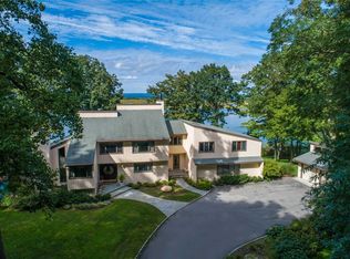 28 Lloyd Point Dr, Lloyd Harbor, NY 11743