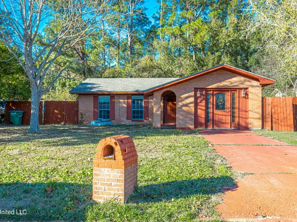 1708 Courtney St, Gautier, MS 39553