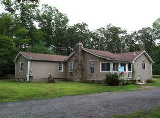 354 Burnt Hill Rd, Scituate, RI 02831