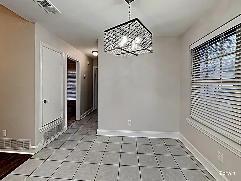 551 SW Rand Dr — Photo 6