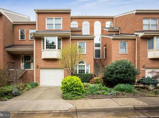 10237 Aspen Willow Dr, Fairfax, VA 22032