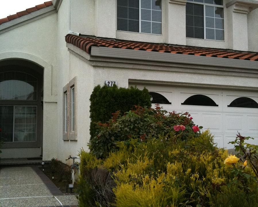1st image of 277 Edgewater Dr