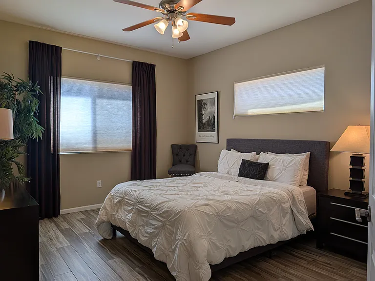 Seconary bedroom with Queen bed