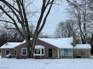 240 Warner Rd, Hubbard, OH 44425