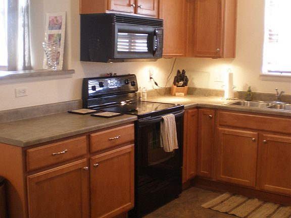 Lots of kitchen storage