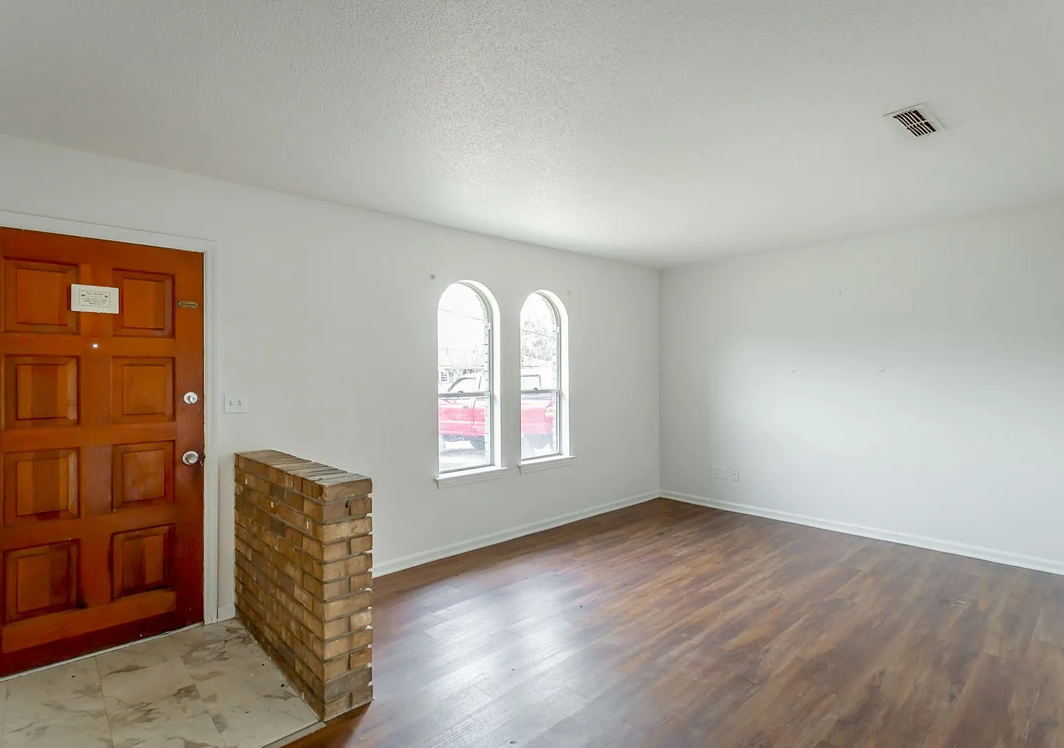 5770 Taggart Drive — Photo 2