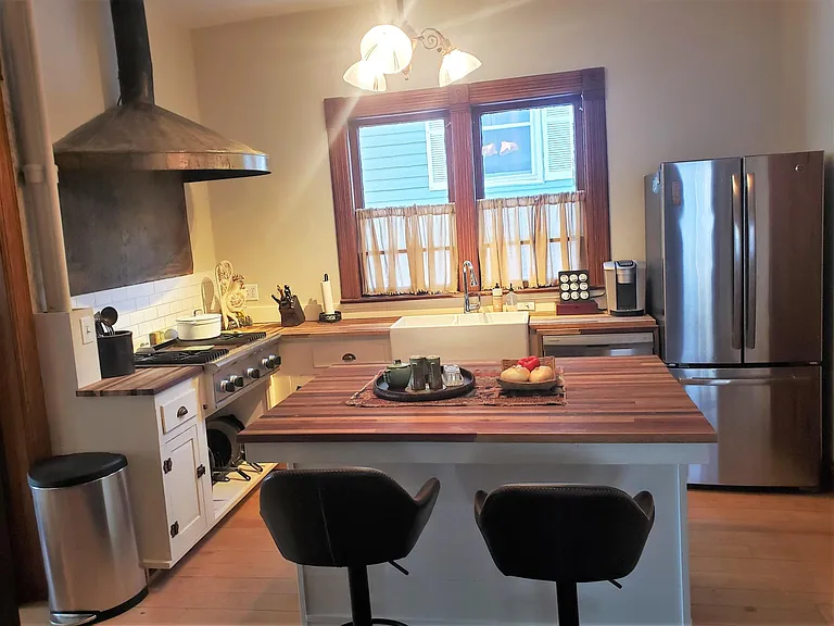 109 Paul St — Photo 4