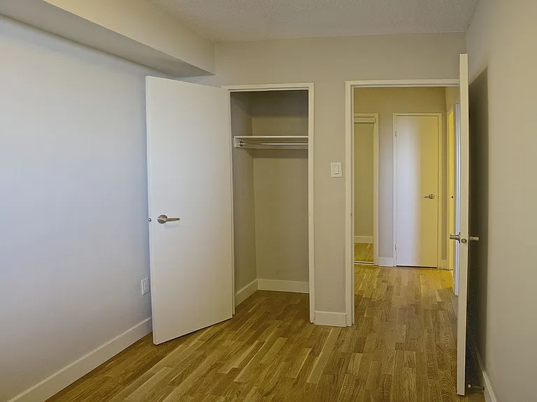 230 Oak St — Photo 62