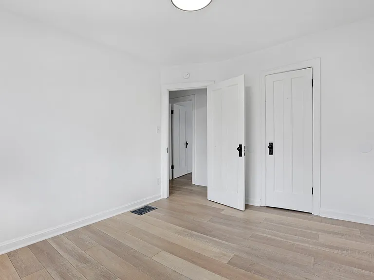 648 S Hague Ave — Photo 16
