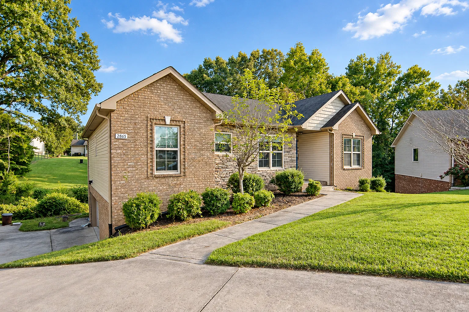4 bed, 2580 sqft, $2,625 — Photo 3
