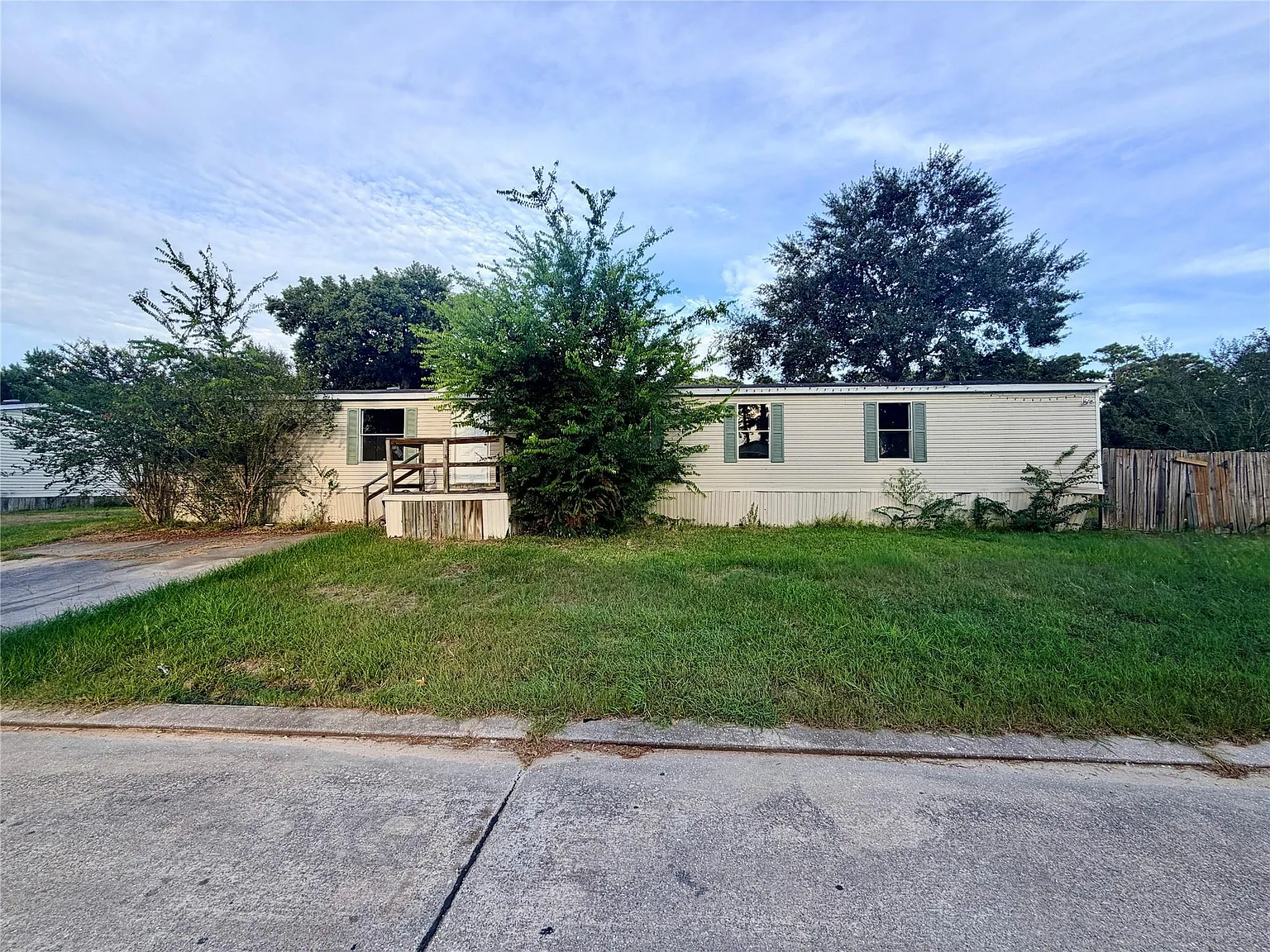 4 bed, 2.0 bath, 2128 sqft, $1,650 — Photo 1