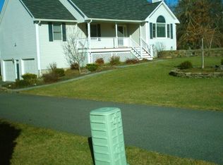 16 Hickory Ln, Ipswich, MA 01938