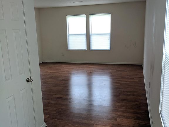Entry way through front door
