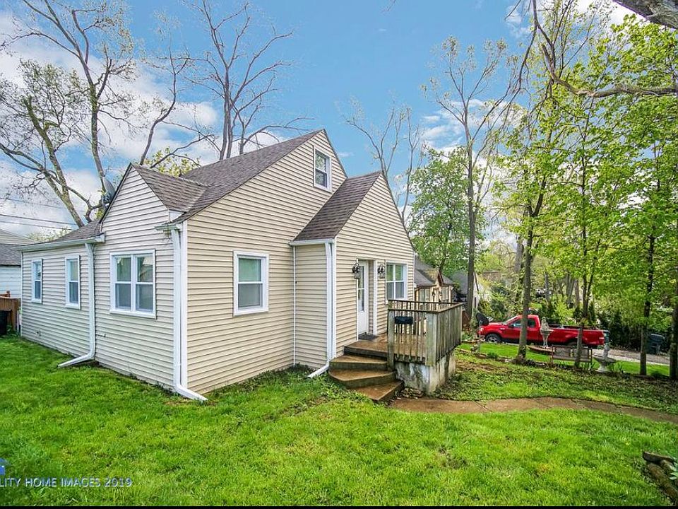 1st image of 329 Highmoor Dr