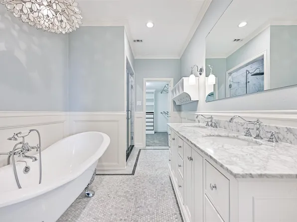 920 Grove Rd, Clear Lake Shores, TX 77565
